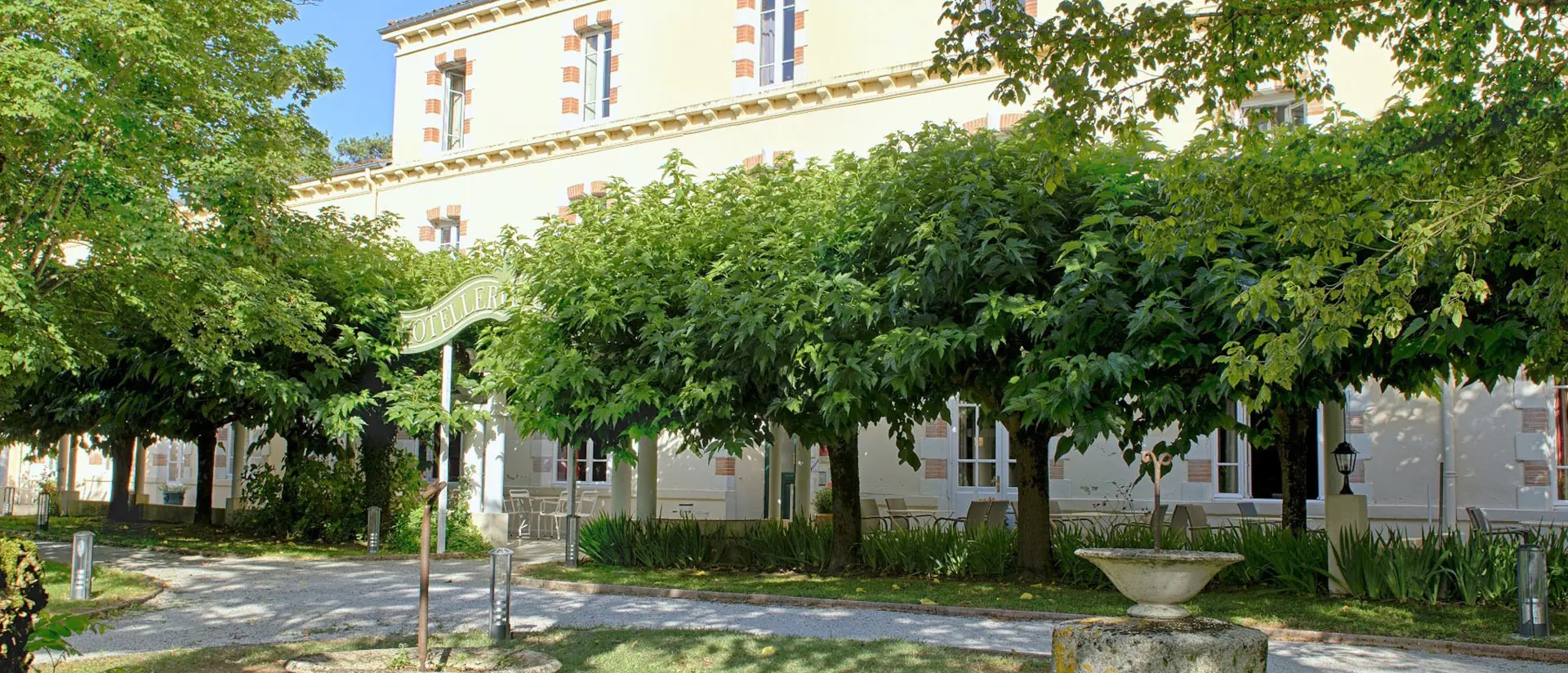 Hôtellerie du lac